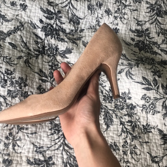 Cute nude velvet heels - Picture 2 of 2